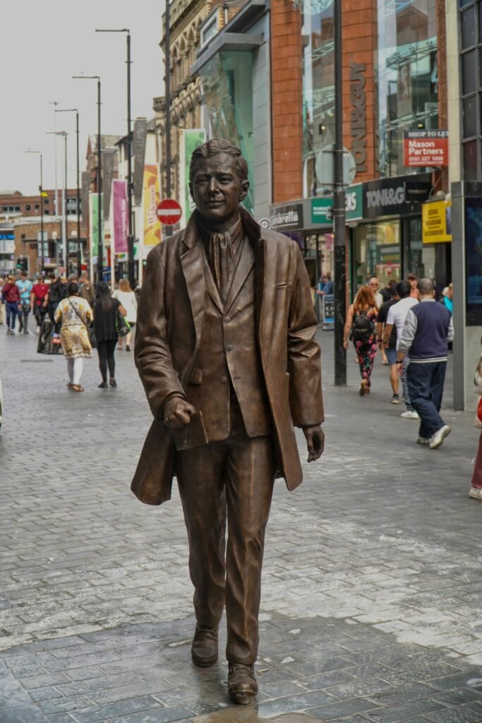 Brian Epstein statue to be installed to mark International Beatleweek